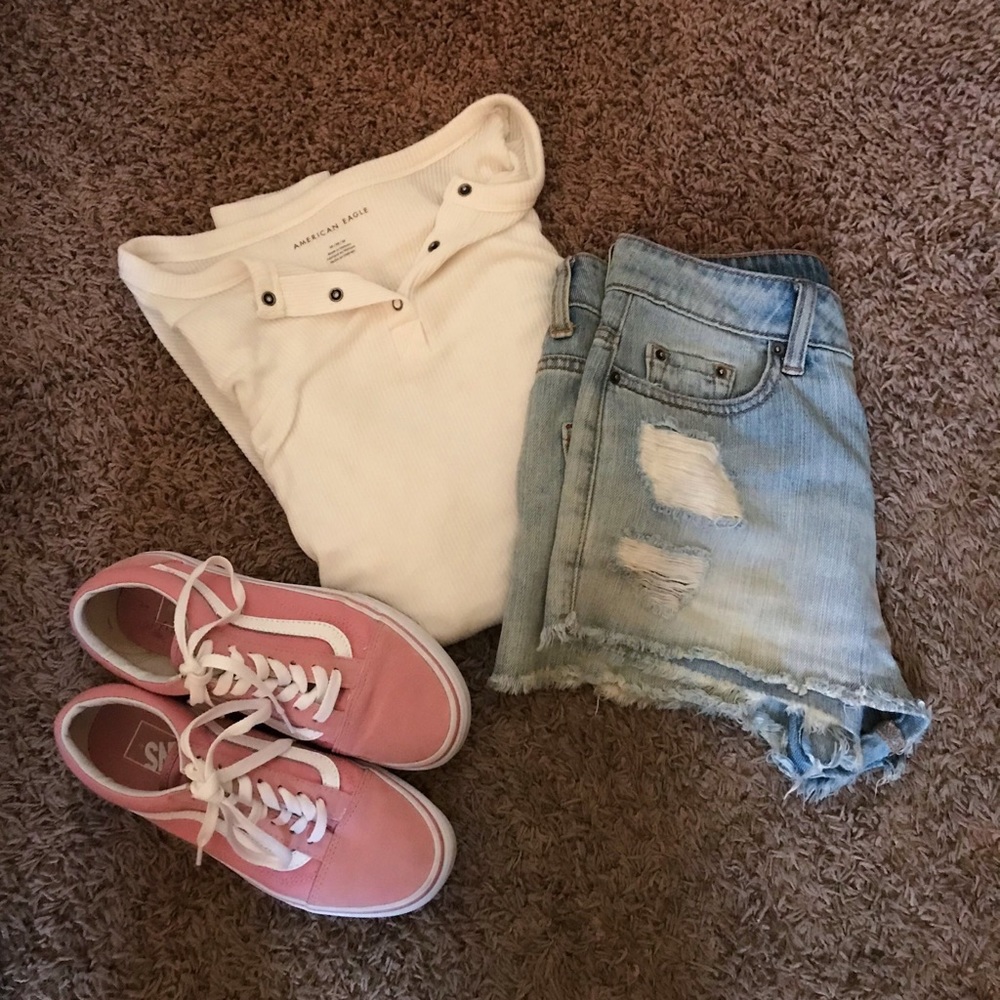 American Eagle white henley